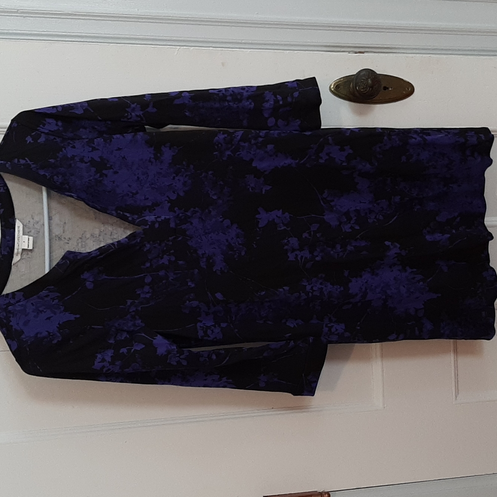 DVF Diane von Furstenberg size 8 silk dress. Knee length 3/4 sleeves
